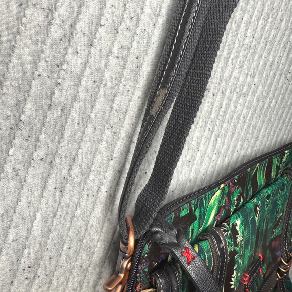 Sakroots Bamboo Jungle Coated Canvas Crossbody Purse Bag SAK Pockets‎ Adjustable - Picture 3 of 10